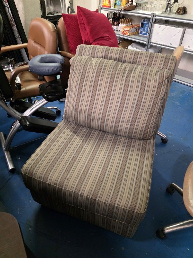Lounge Chair 
