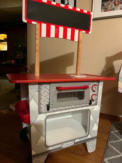 Hot dog cart pizza player
