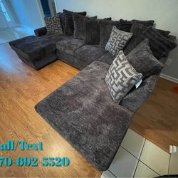 Get this amazing 😉 deal on this brand new Luxury GRAY sectional  $1099