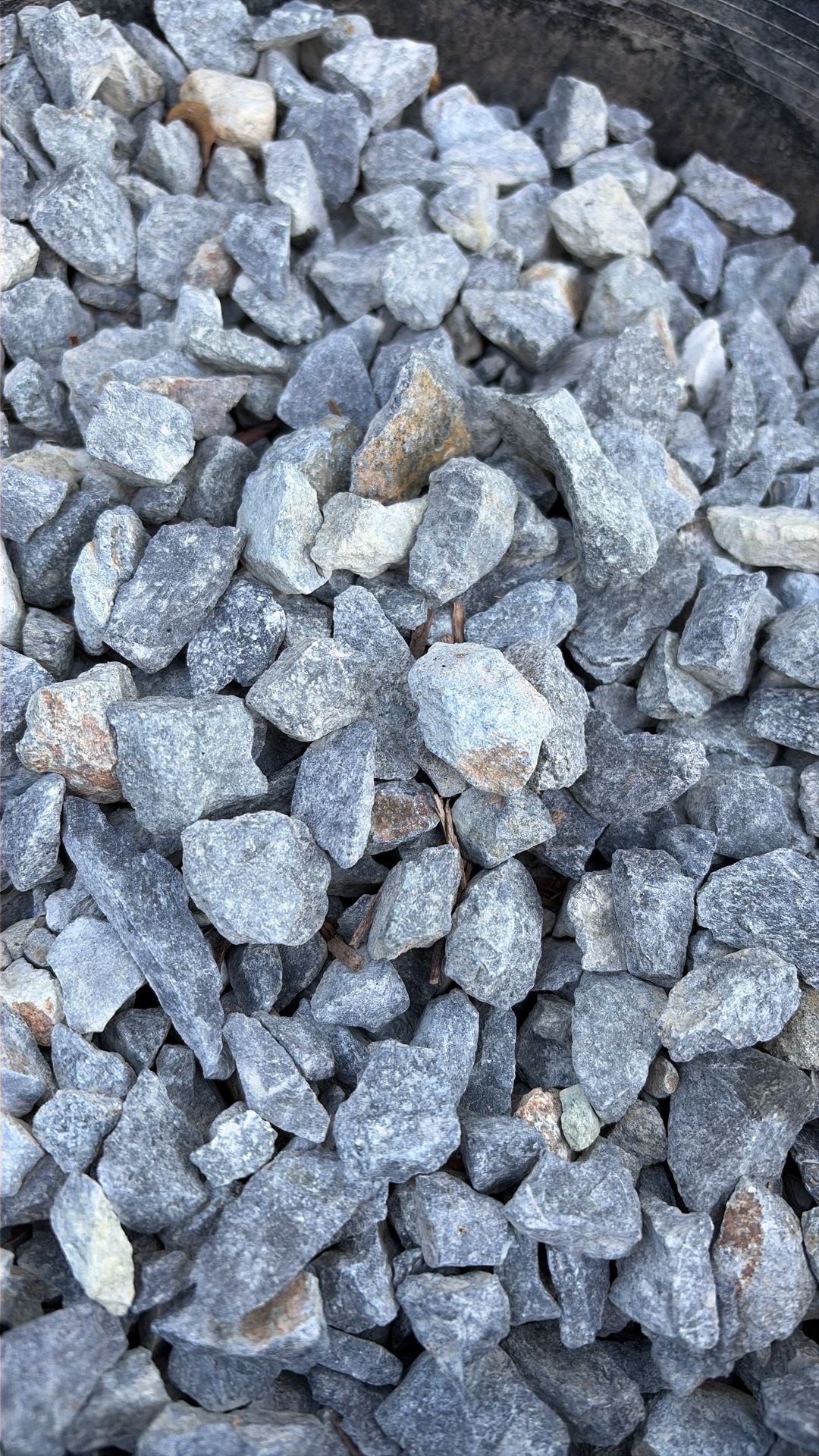 Gray crushed gravel main image 1