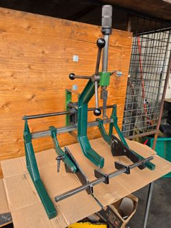 Valve spring assembly bench Head assembly station