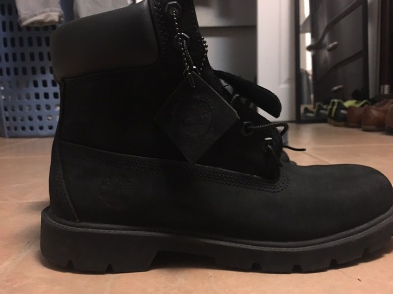 Mens Size 9 timbs
