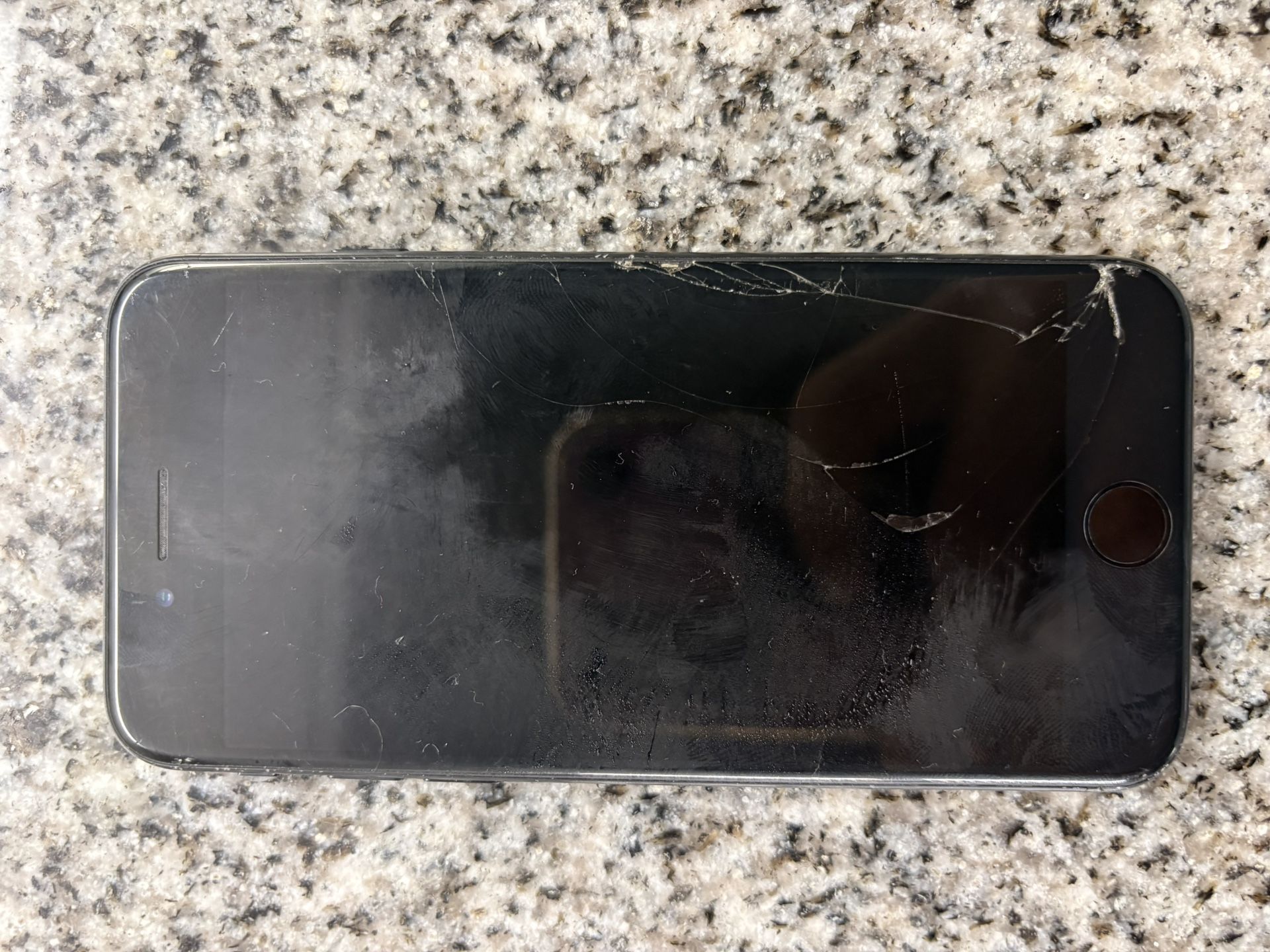 iPhone SE 2022(locked)