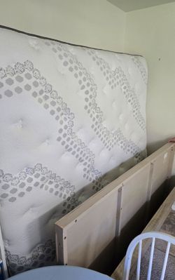 King size mattress and box springs