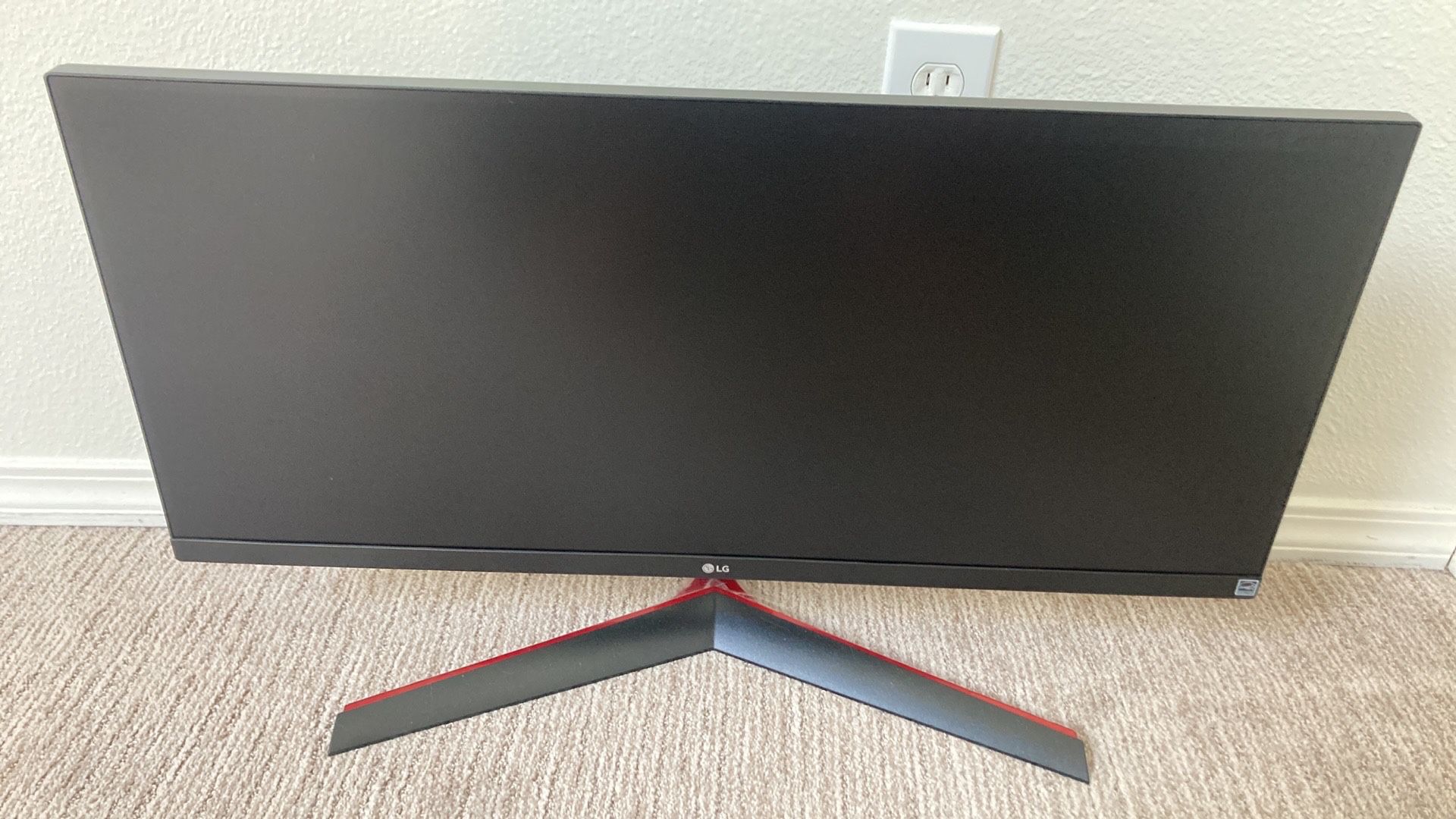 New LG 29 Inch UltraWide FHD HDR FreeSync Monitor with USB Type-C