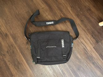 Thule Black messenger Bag