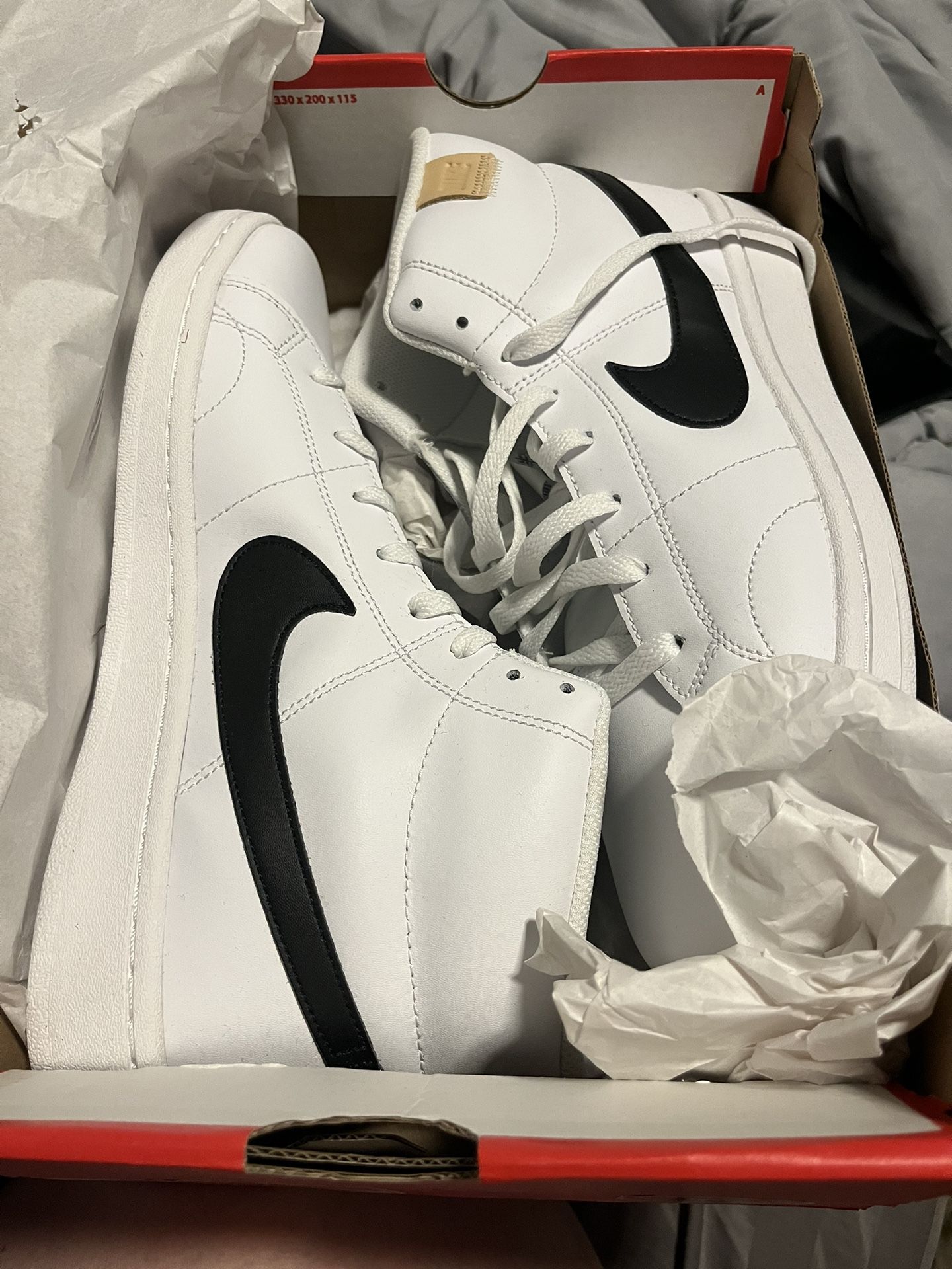 Nike Court Royal Mid Size