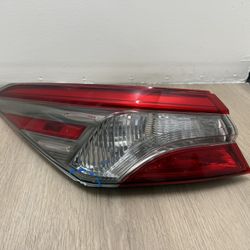 2018 - 2020 Toyota Camry Rear Driver Side Left Tail Light Tail Lamp Taillight 