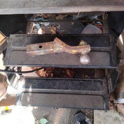 Trailer Hitch Receiver With 2-in Ball    &   1/78 Ball