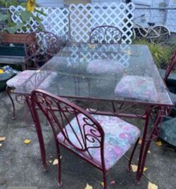 Wrought iron patio set 4 chairs and table