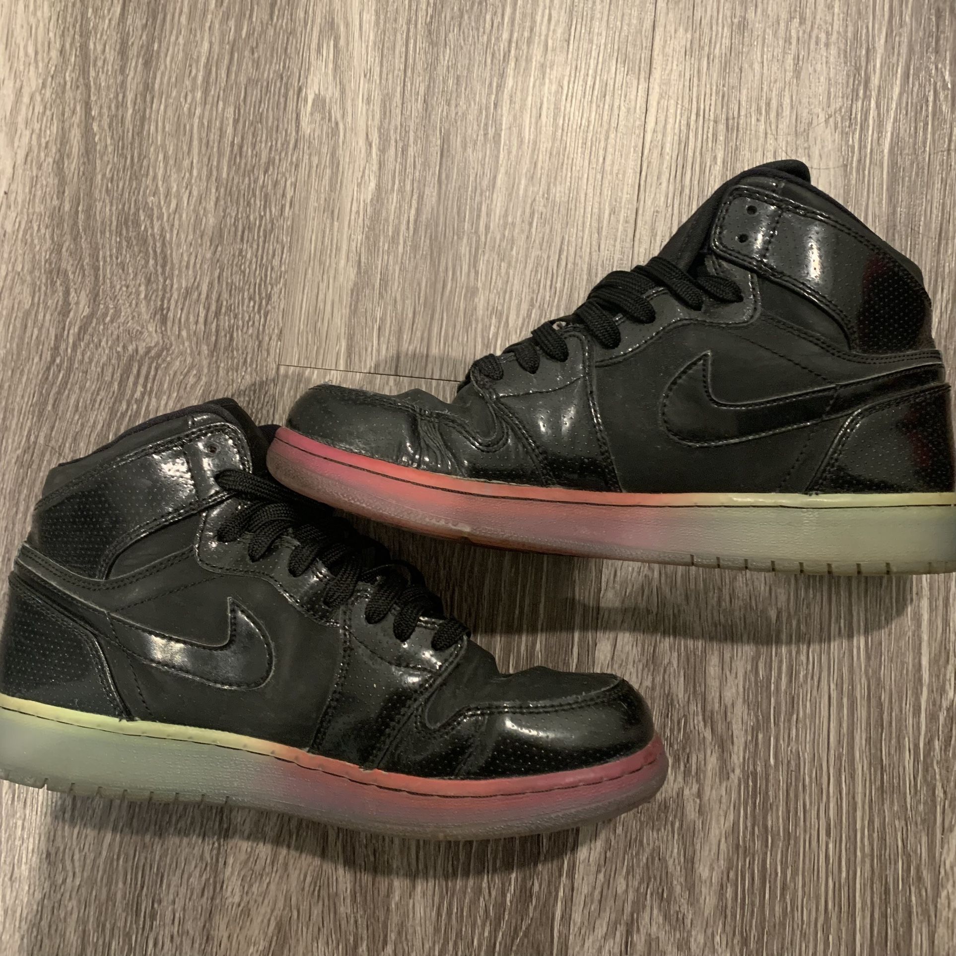 Air Jordan 1 Retro Hi Premium GS 'Fuchsia'