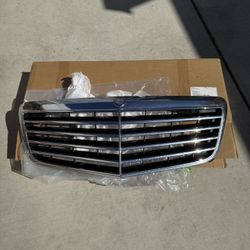 Mercedes E-Class Grill