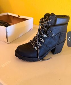 Union Bay Boots On Sale Size 8.5 Black Color