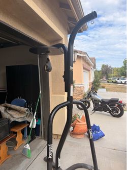 Everlast Punching bag stand and speed bag