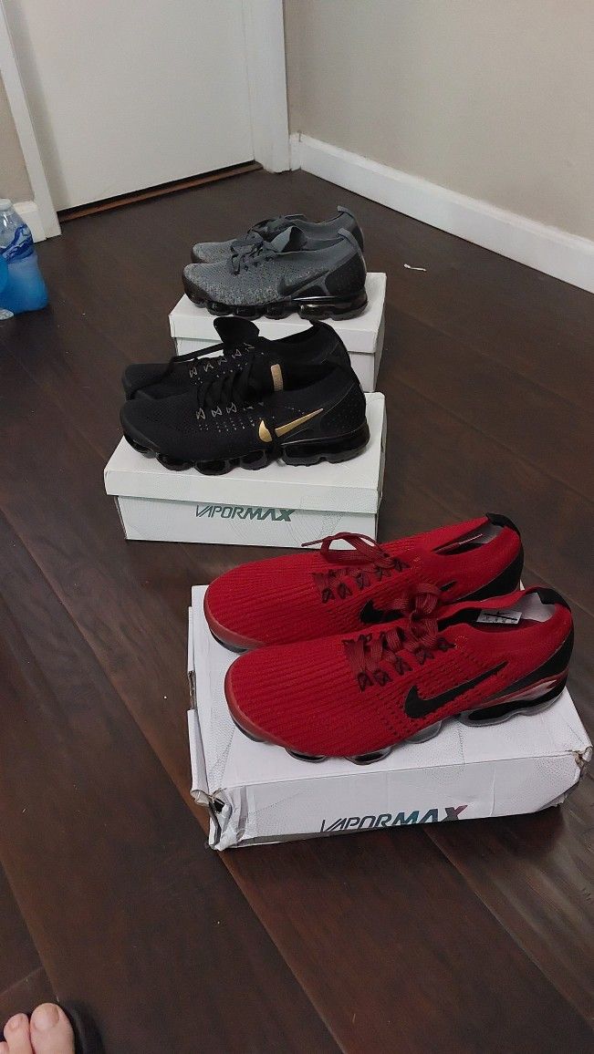 Nike Tennis Shoes
