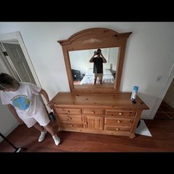 Broyhill Dresser 