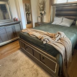 Queen Bedroom set 3 pc