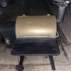 SMOKER  TRAEGER