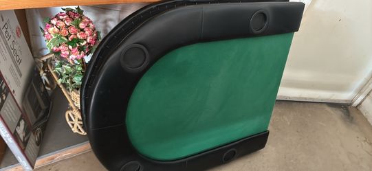 Folding poker table