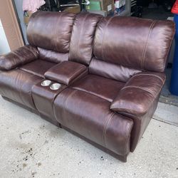 Beautiful Brown Genuine Leather 2 Seater Electric Reclining Sofa W/ Center Console & Cup Holders 