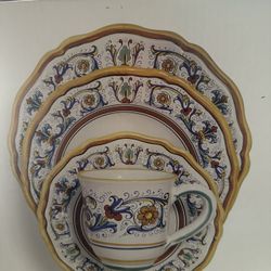 Brand New Sur La Table Dining Set