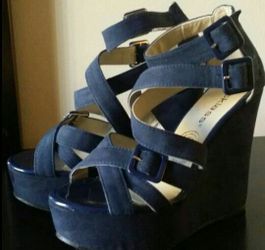 Blue wedges 7.5