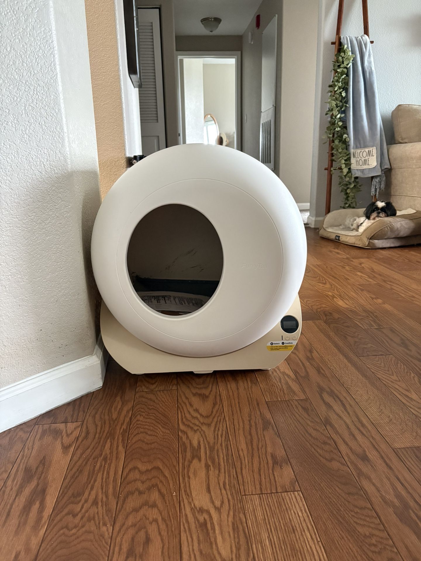 Furry Tail Automatic Cat Box