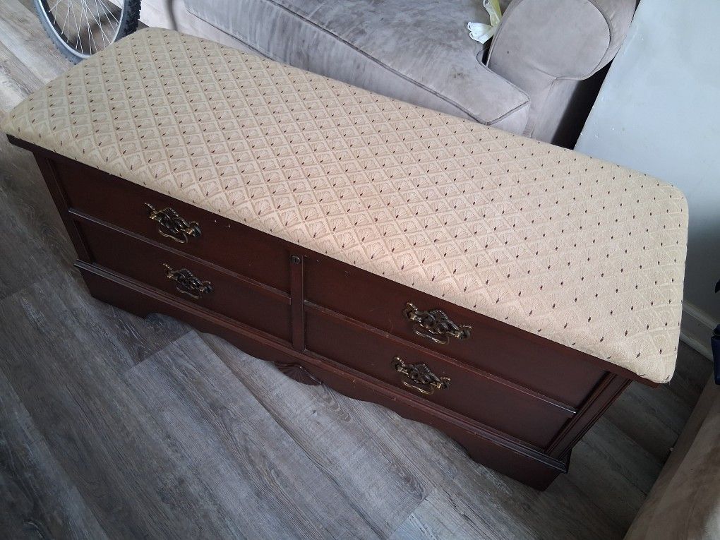 Lane Cedar Chest