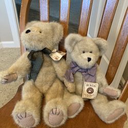 Two Boyd’s Bears like new never played with . In a smoke free and pet free home