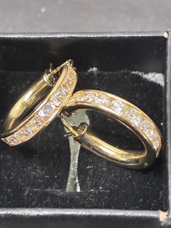Earrings 14k Y/gold beautiful