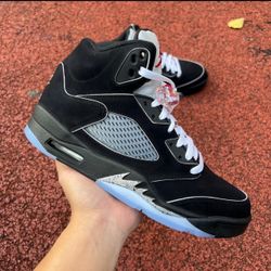 Air Jordan 5 “Black Metallic Size 8.5
