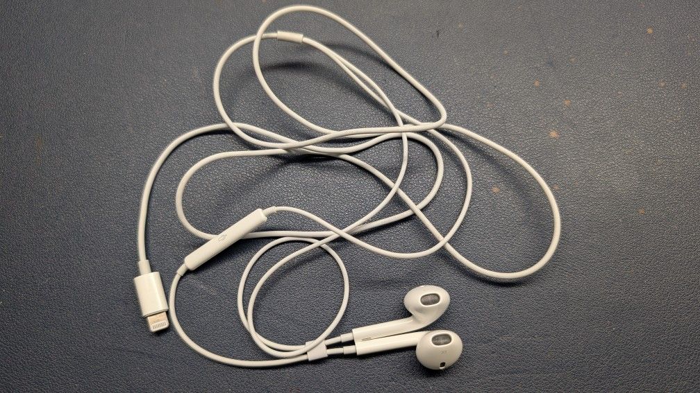 Apple Wired Ear Pods
