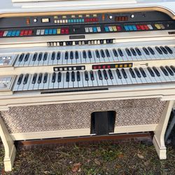 Organ Piano Hammond 