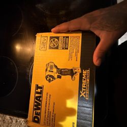 Dewalt 1/2 Impact Wrench DCF901B