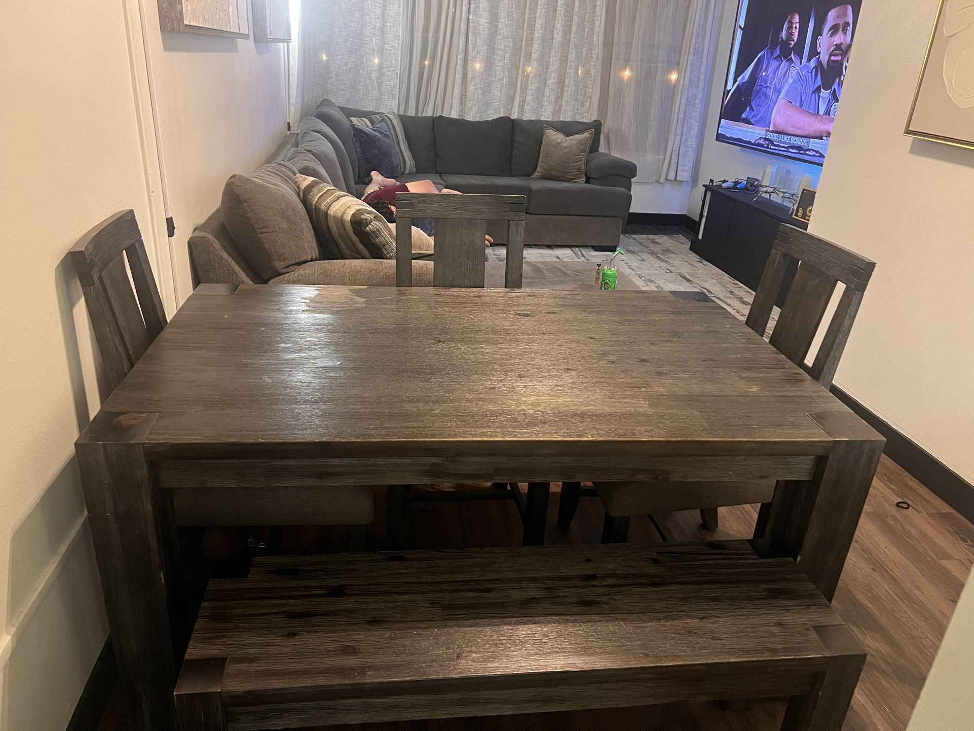 Mor furniture - Dining table