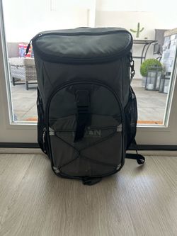 Titan cooler backpack
