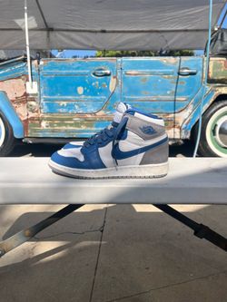 Jordan 1’s blue and grey size 4,5