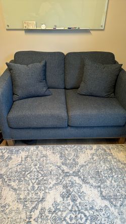 Loveseat Couch/Sofa