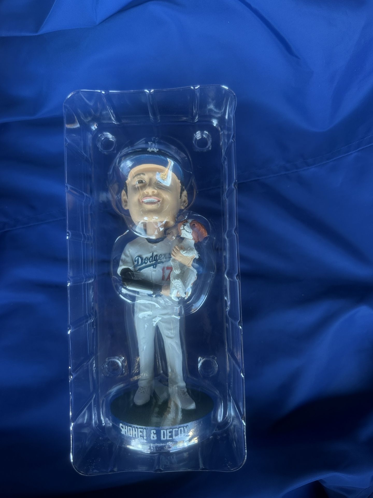 Dodgers Shohei Ohtani and Decoy Bobblehead