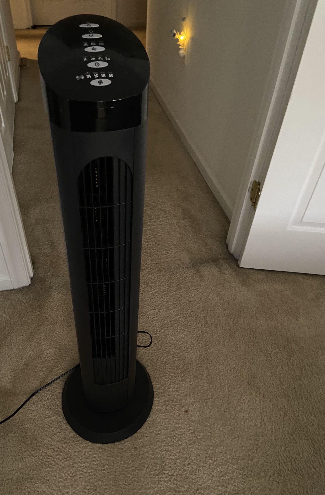 Tower fan with wave option and remote control