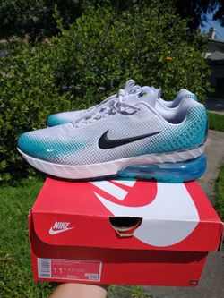 New Nike Air Max Phoenix men size 11.5