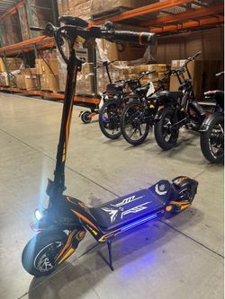 Dual-motor large electric scooter