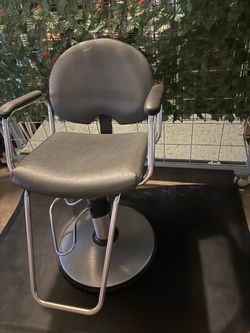 Silla para salón y tapete