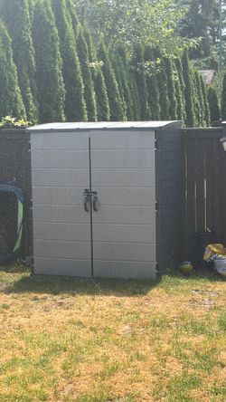 Suncast 6’ × 4’ Vertical Shed – Costco – Excellent Condition – $395
