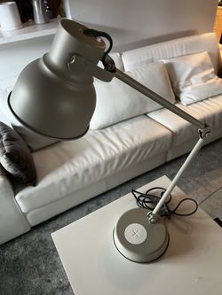 Desk Lamp With wireless Charger For Iphone
