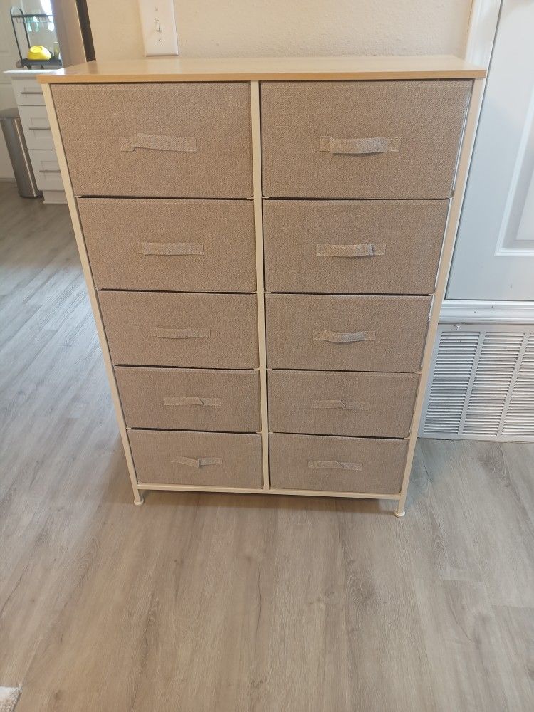 10 Drawer Dresser 