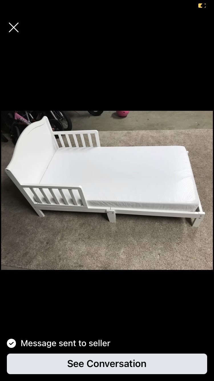 Toddler bed with Mattress