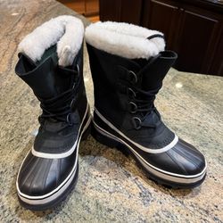 NWOT Sorel Caribou Womens Snow Boots 7.5 Blk Wht Waterproof Shearling Insulated