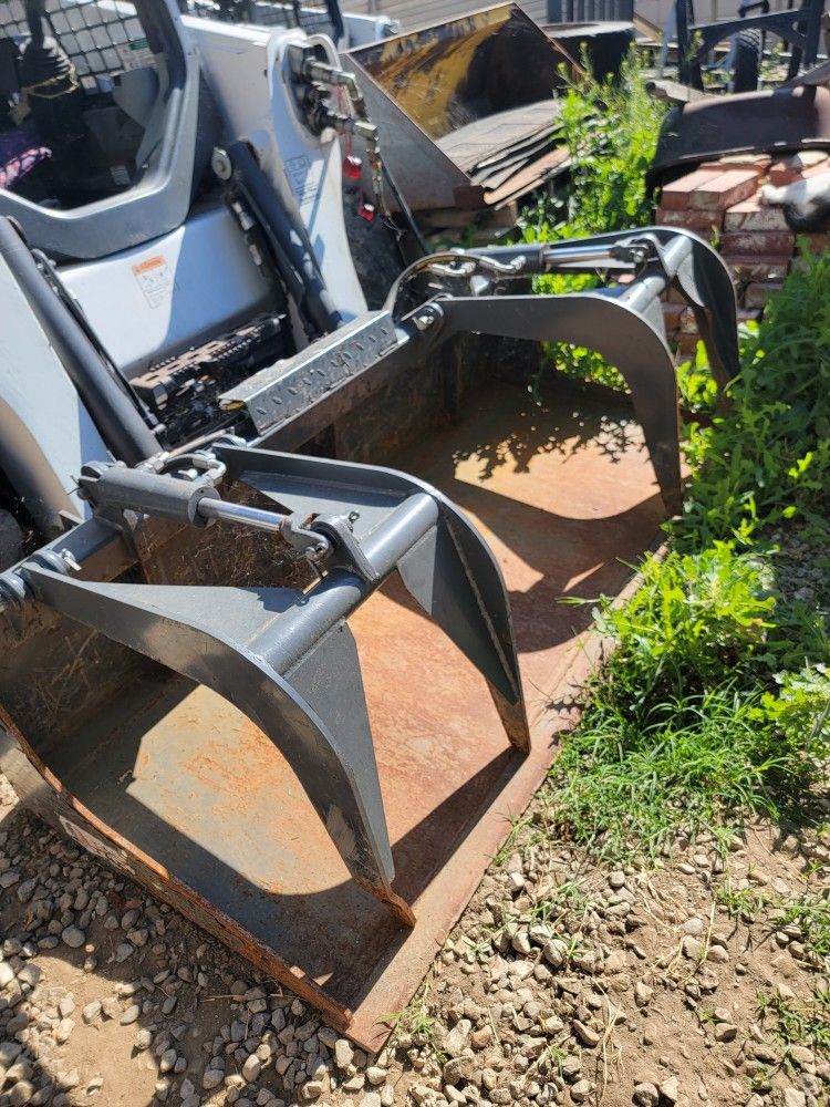 Bobcat Grapple