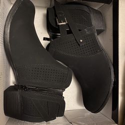 Black Boots Size 6.5
